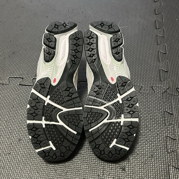 RARE like new (no box) new balance 2002r mule gray - Picture 5 of 9